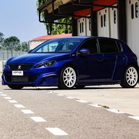 Este Peugeot 308 GTi preparado por Arduini Corse es todo un TCR de carreras para la calle, o casi