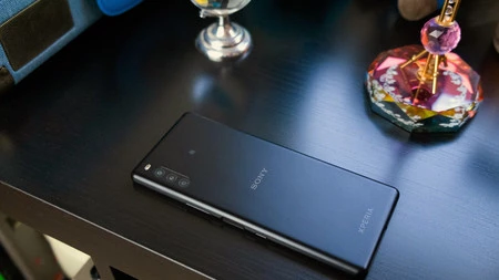 Sony Xperia L4の分析