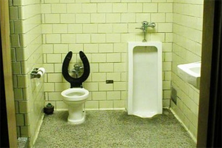 Baños del mundo: cuando más los necesitas...