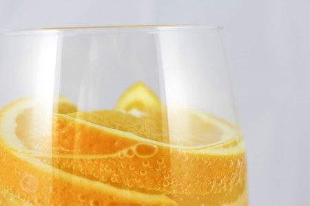 Hidrátate con tu propia agua saborizada