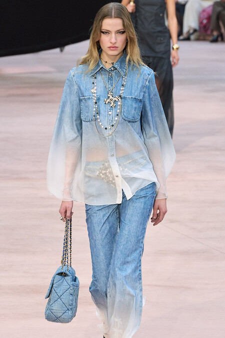 Chanel F25 049 2
