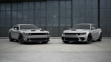 Dodge Challenger 50th Anniversary Commemorative Edition 4