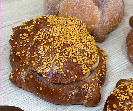 Esta es la panadería oculta en CDMX con 5 panes de muerto únicos: chocolate, ajonjolí y rellenos. Costos y cómo llegar
