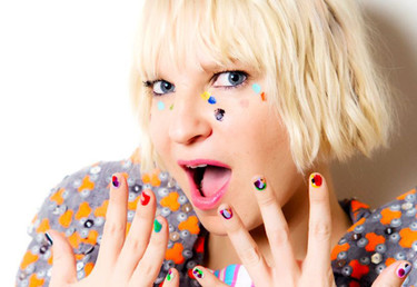 Sia y su peluca están de vuelta: This Is Acting es su séptimo álbum de estudio