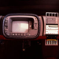 El padre del R5 Turbo se marcó una "teslada" con esta pantalla como volante ingobernable para el primer Mazda MX