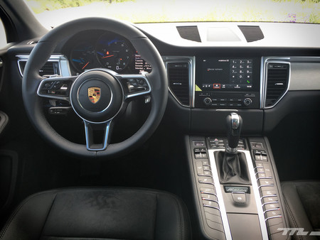 Porsche Macan interior