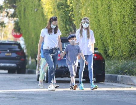Cómo concienciar a tus hijos de la importancia de las mascarillas antes de que empiece el cole: hablamos con expertos