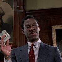 Lo que empezó como una comedia sobre trampas en Wall Street terminó siendo una ley real que cambió las reglas del juego financiero, y todo gracias a Eddie Murphy 
