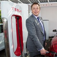 Elon Musk despidió a todo el equipo de supercargadores de Tesla para contentar a sus accionistas. Ha tenido que recontratarlos 