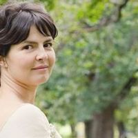 El extraño caso de Caroline Lovell: una defensora del parto en casa que ha muerto cientos de veces