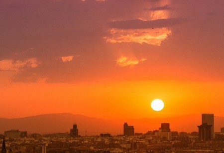 Madrid marca récords de contaminación con el dióxido de nitrógeno por las nubes