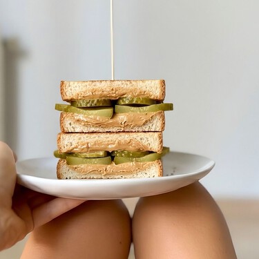 La combinación que suena fatal pero sabe pero que muy bien: cacahuete y pepinos encurtidos  