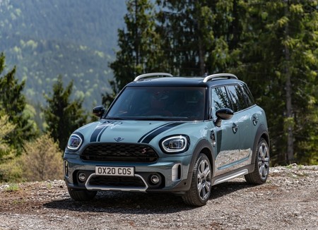 MINI Countryman 2021 se actualiza, aunque los cambios se notan más en el interior