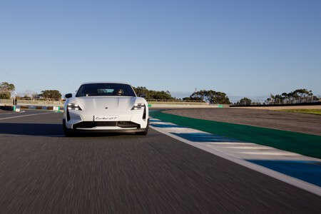 Porsche Taycan Turbo GT 2025