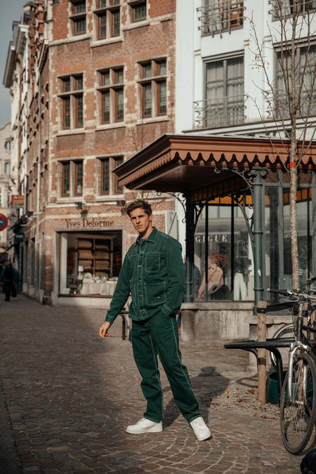 El mejor street style de la semana adopta el color verde como el preferido para la transición