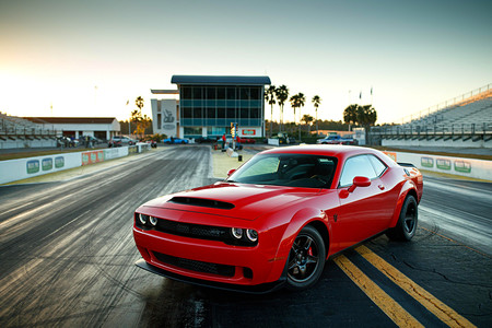 ¿Prohíbe la NHRA competir al nuevo Dodge Challenger Demon? No exactamente