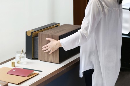 Este altavoz inalámbrico de Native Union está pensado para los amantes de los compartimentos secretos