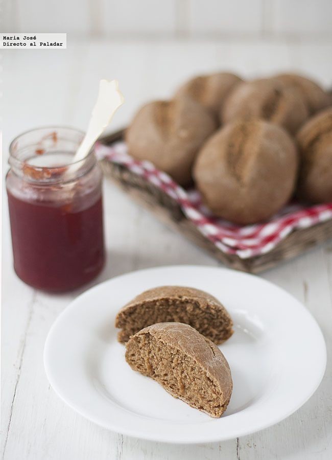 panecillos de centeno y cerveza negra