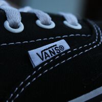 El outlet de Vans rebaja las zapatillas de lona que no dejarás de ponerte esta primavera por menos de 55 euros