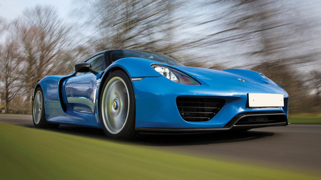 Puedes comprarte un Ferrari LaFerrari, un Porsche 918 Spyder y un McLaren P1 a la vez y en un solo sitio