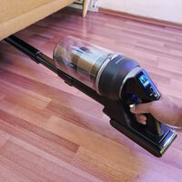Probé tres semanas la Samsung Jet 95S Stick: la aspiradora con mopa que pulió mi piso y quitó manchas de café 