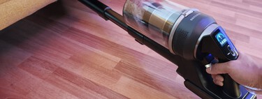 Probé tres semanas la Samsung Jet 95S Stick: la aspiradora con mopa que pulió mi piso y quitó manchas de café 