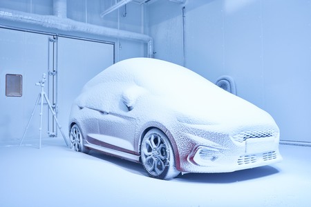 Ford somete sus coches a fríos glaciales, calores infernales y a los efectos de un huracán en su nuevo centro de pruebas