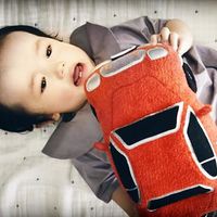 Un coche de juguete para calmar el llanto del bebé: el nuevo invento japonés