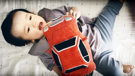 Un coche de juguete para calmar el llanto del bebé: el nuevo invento japonés