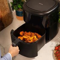 MediaMarkt se adelanta en su Día sin IVA a Amazon rebajando la freidora de aire Cecotec a precio bajísimo  