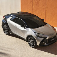 El jefazo de Toyota lo tiene claro: prefieren pagar por contaminar a "malgastar" más dinero en coches eléctricos que nadie quiere 