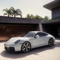 Porsche acaba de estrenar su 911 más interesante: casi tan rápido como un Turbo y casi el más 'barato' de todos los 911