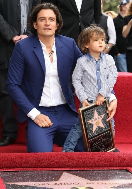 Pues Orlando Bloom ya es otro de los estrellados con su sitio en el Paseo de la Fama