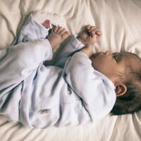 Muerte súbita del lactante: por qué se produce y qué hacer (y qué no) para prevenirla, según una pediatra 