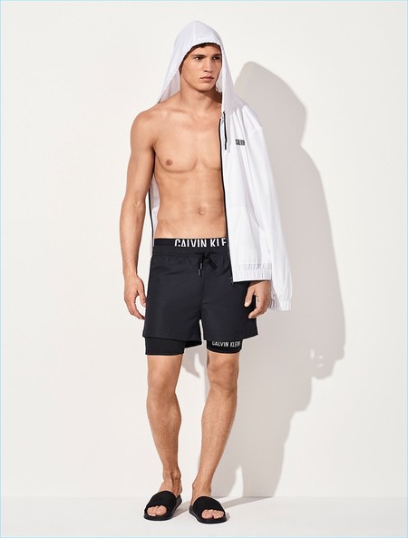 Calvin Klein presenta la colección más cool de swimwear para el verano