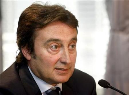 Adrián Campos reaparece