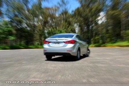 hyundai_elantra_8.jpg