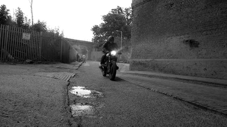 Untitled motorcycles, 90 segundos bastan