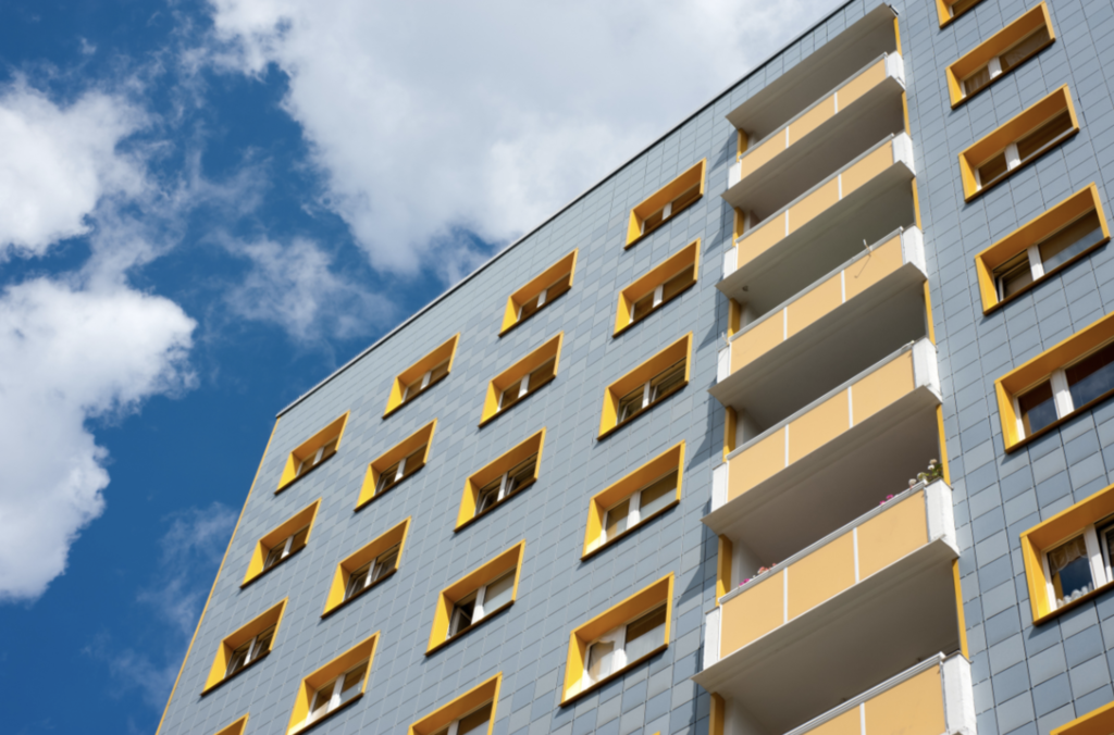 Así es la reforma del Gobierno que, según los constructores, podría hacer que tu próximo piso sea hasta 18.000 euros más caro