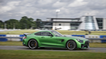 Así fue el estreno del Mercedes-AMG GT R, en 19 imágenes