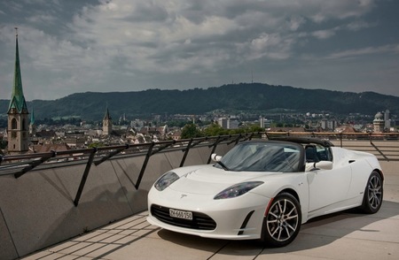 Tesla Roadster blanco