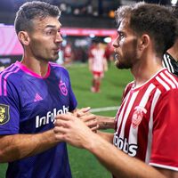 "Tú sabes lo mismo de fútbol que el peluquero de Farruquito". El pique de Barral y JuanSGuarnizo por su supuesto fichaje por Aniquiladores