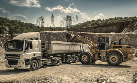 Excavadora en una obra