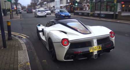 ¡Menudo segundo plato! El chef Gordon Ramsay ya tiene su LaFerrari Aperta