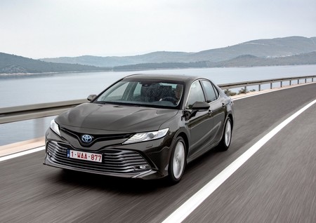 Toyota Camry Hybrid Eu Version 2019 1600