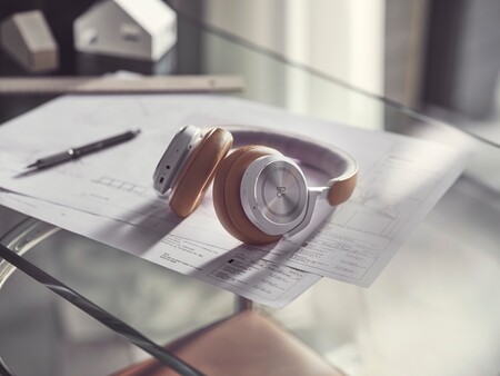 Bang & Olufsen pone a la venta los Beoplay HX, sus nuevos auriculares HiFi inalámbricos con ANC y 35 horas de autonomía