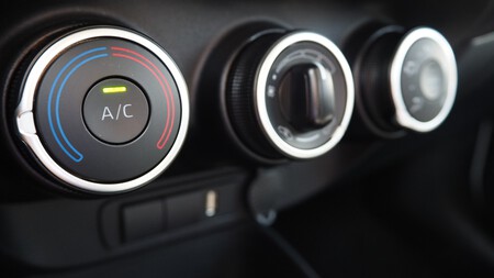 Toyota Aygo X Cross 23