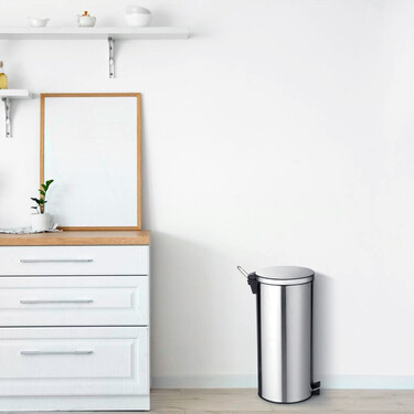 Lidl ha lanzado hoy el cubo de basura que toda cocina necesita: discreto, moderno y cabe en cualquier rincón