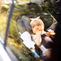 Olvidar al bebé en el auto es más común de lo que parece. Por eso esta camioneta de Toyota te llamará por teléfono si dejas niños dentro