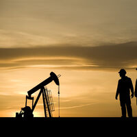 Repsol toca mínimos en bolsa: un ejemplo más de la urgencia que tienen las petroleras de agarrarse a las energías renovables